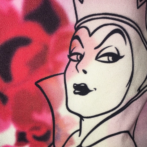 ‼️CLOSING SALE EVERYTHING MUST GO‼️ NWOT Snowhite and Maleficent canvas tote - Picture 4 of 7